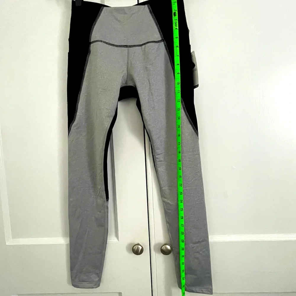 Apana Yoga Lifestyle Leggings with Pockets - Picture 5 of 12